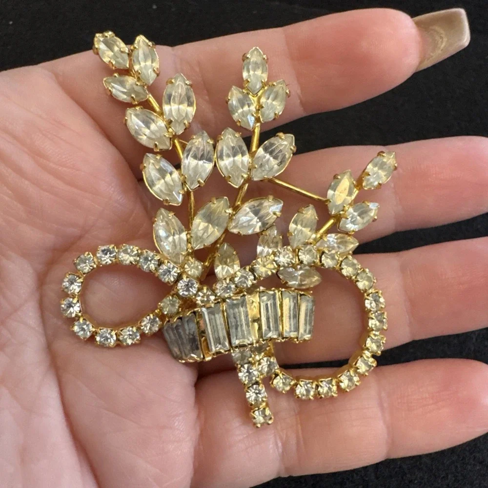 Marie Ferra Vintage Rare Large Flower Branch Brooch Gold Tone Rhinestones EUC